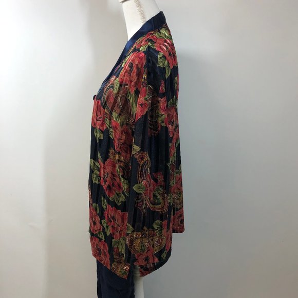 "Satin” Like" Floral Button down Sleepware GUC. Victoria's Secret - Picture 3 of 10